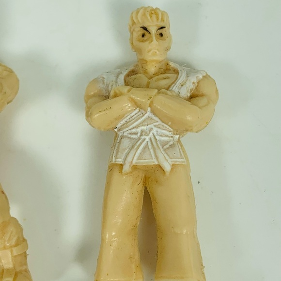 Vintage Capcom Street Fighter Plastic PVC Mini Figures Lot Of 2 2” - Picture 3 of 6